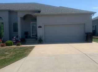 641 Georgetown Ct #B, Salina, KS 67401