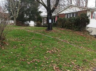 24 Blue Point Rd, Lloyd, NY 12528