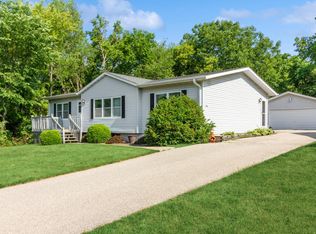 230 Petticoat Dr, Genoa City, WI 53128