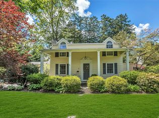 21 Prospect Dr N, Huntington Station, NY 11746