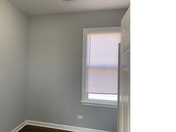 3rd image of 1651 N Francisco Ave #2R