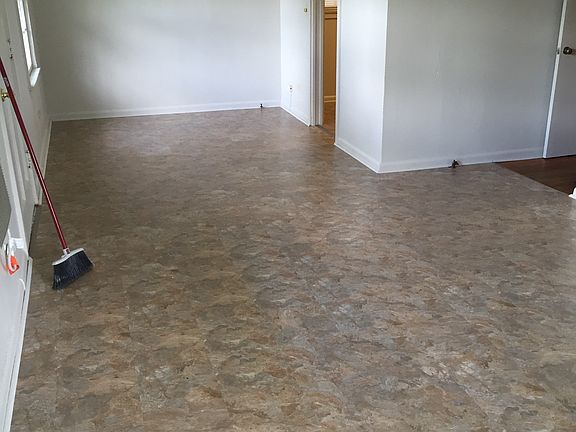 5th image of 300 Montsant St
