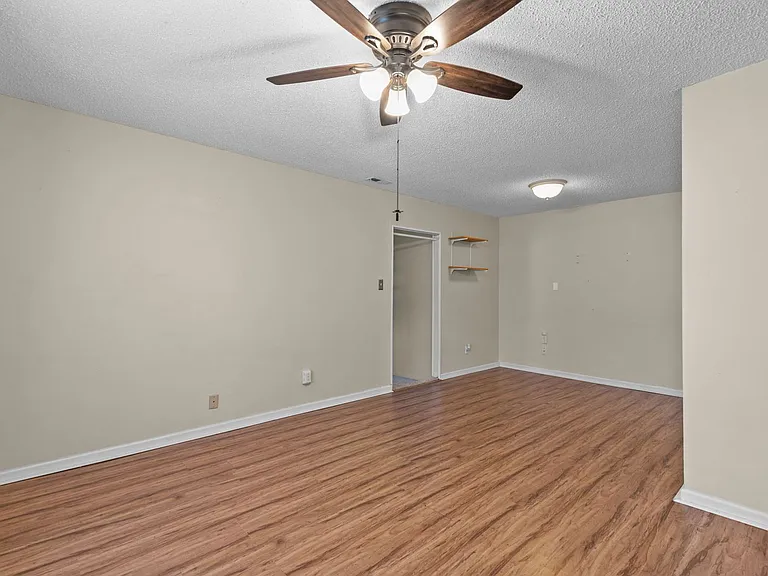 904 Scarlet Oak Ct N — Photo 10