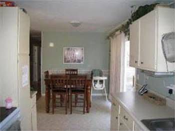 5th image of 60 Florentina St #A