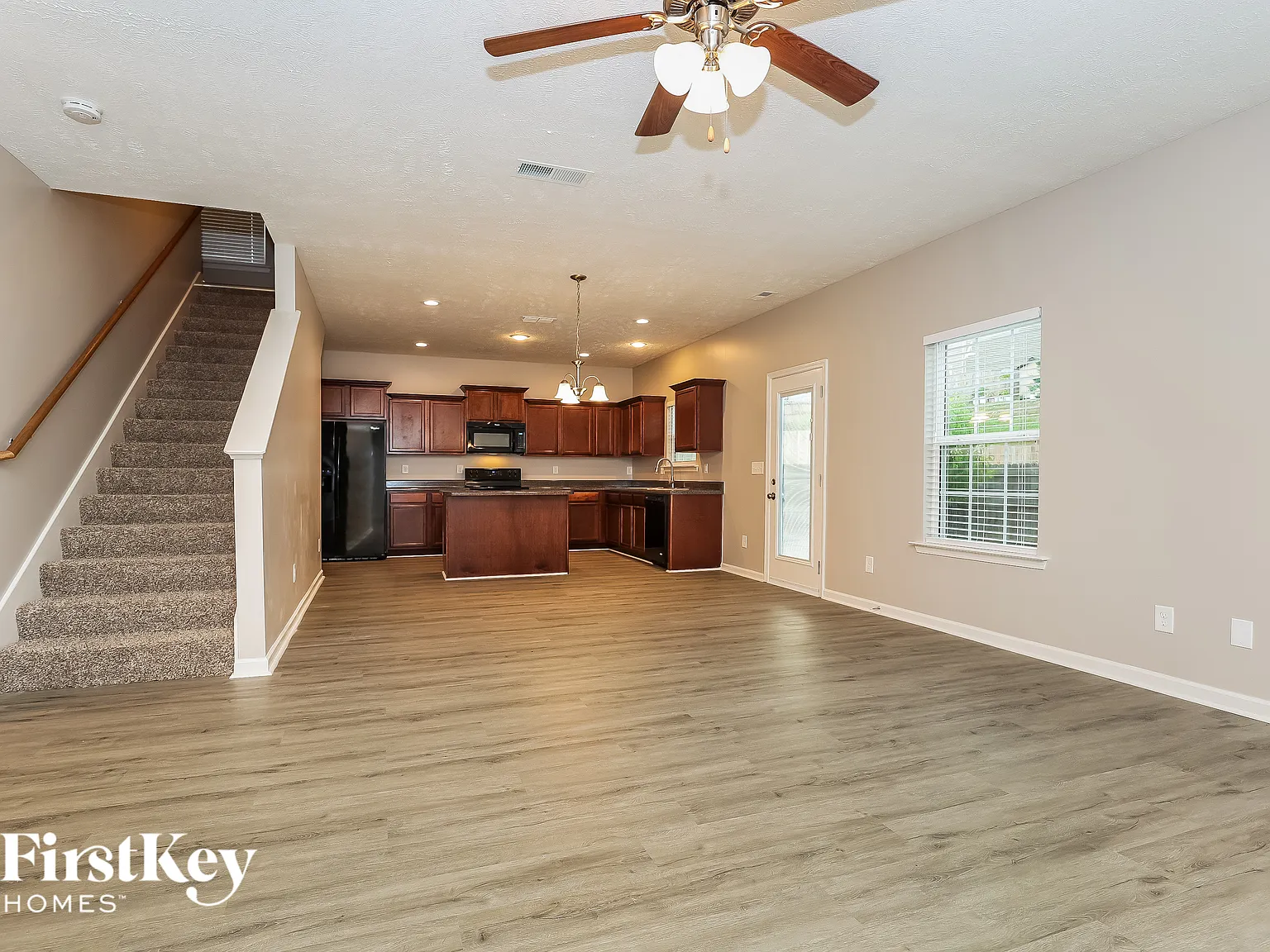 3 bed, 2.5 bath, 1679 sqft, $2,220 — Photo 4