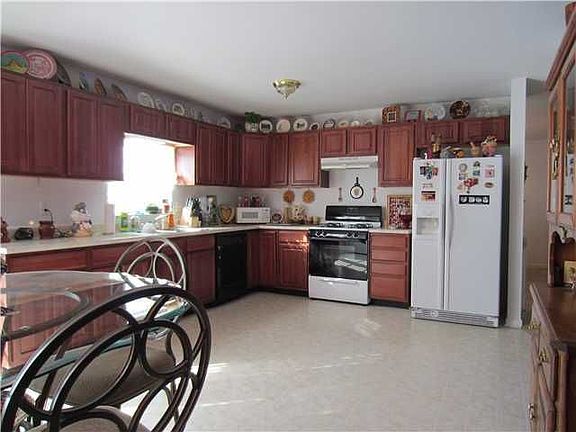 2nd image of 299 Pixy Ct