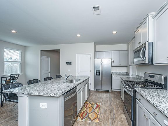 5th image of 203 Mica Ct