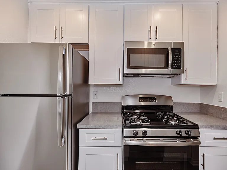Ariel Court Apts — Photo 20
