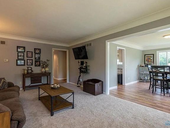 5th image of 4057 W Bancroft St APT 4