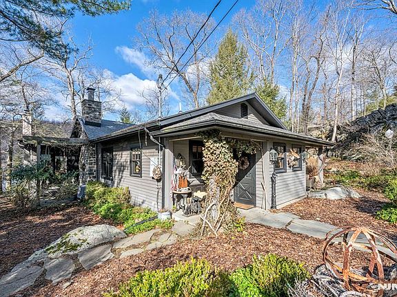 3rd image of 26 Short Rd