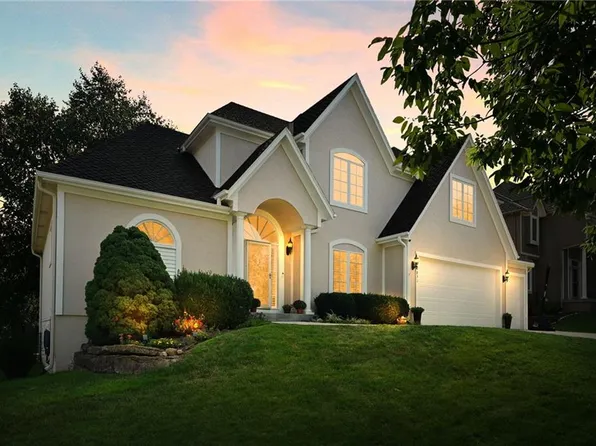 9831 Stevenson St, Lenexa, KS 66220