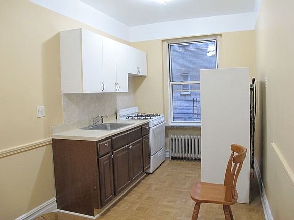 5th image of 763 Ocean Pkwy APT 2B