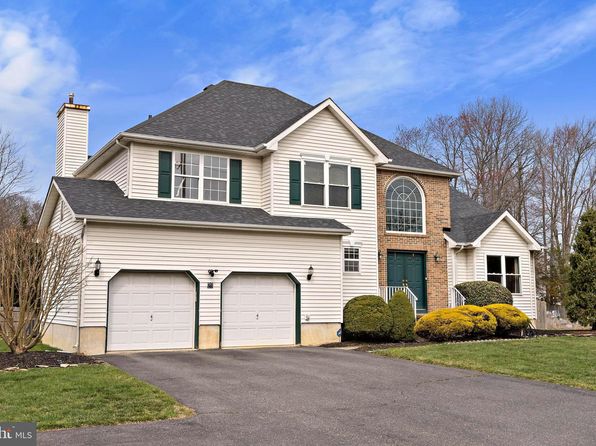 20 Georgia Rd, Freehold, NJ 07728