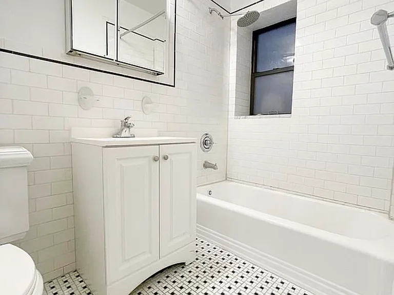 152 E 84th St #1F — Photo 5