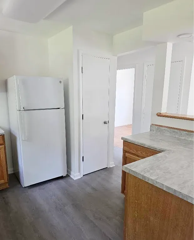 3 bed, 989 sqft, $1,300 — Photo 4