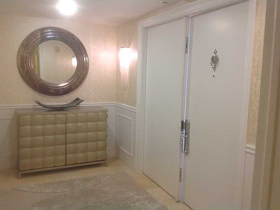 3rd image of 20201 E Country Club Dr APT 1910