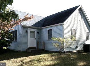 20 W Laurel Rd, Stratford, NJ 08084