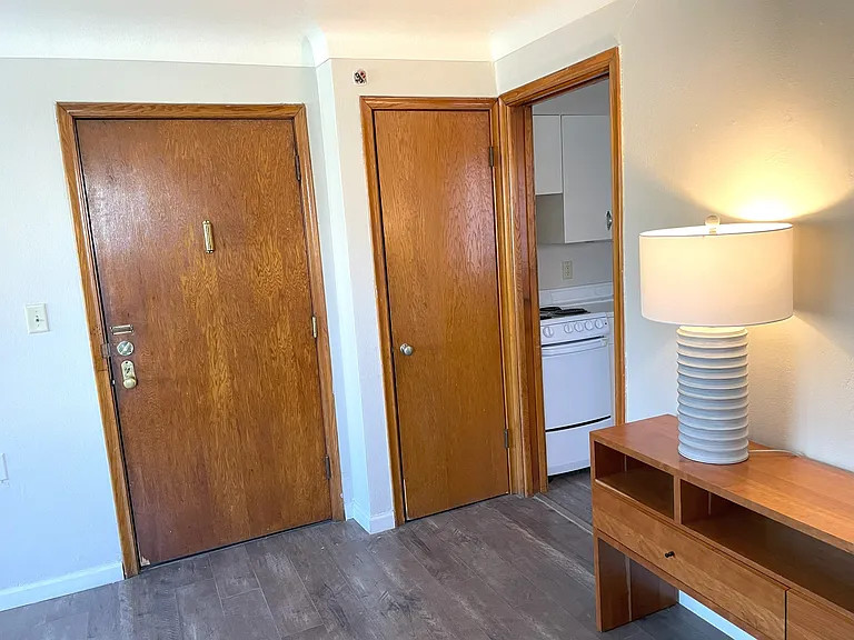 Randolph Apartments — Photo 27