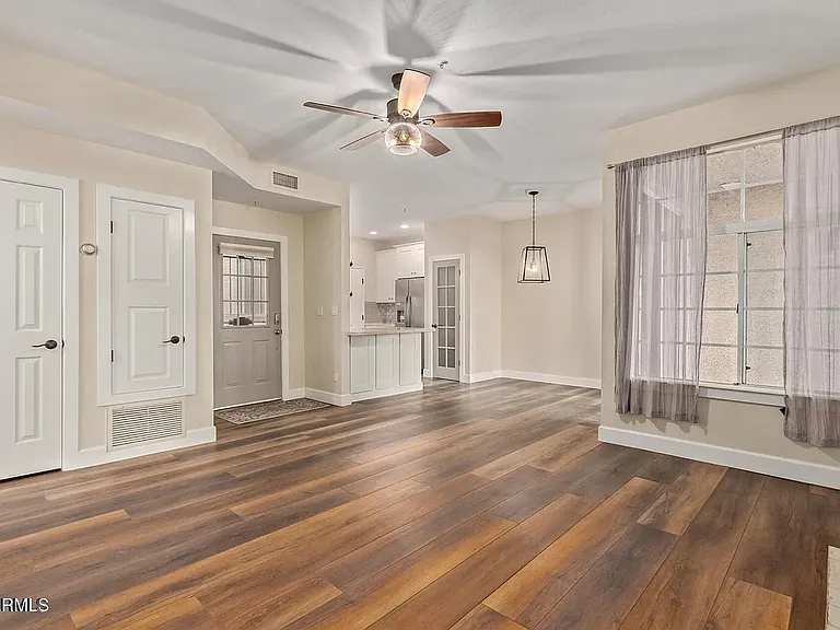 1633 E Lakeside Dr #170 — Photo 3