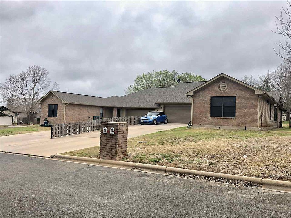 2nd image of 272 Braeburn Cir