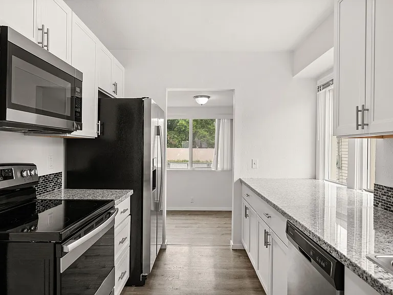 2604 W Sinto Ave — Photo 9