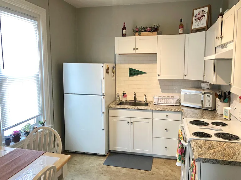 131 E North St #2F — Photo 8