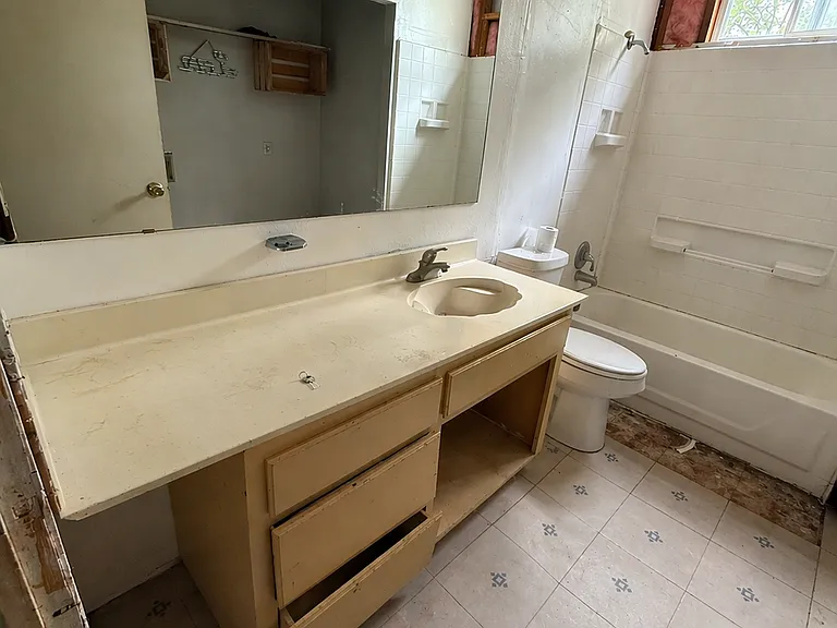 211 Estate Dr — Photo 8