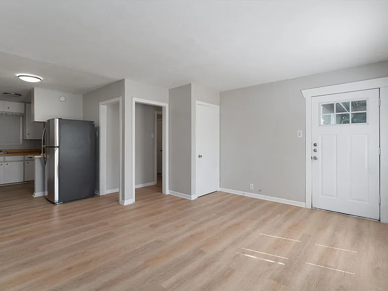 1012 Barbara Dr #B — Photo 5