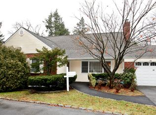 86 Baraud Rd N, Scarsdale, NY 10583