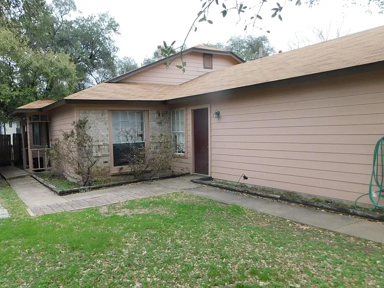 11945 Sunhillow Bnd #B — Photo 1