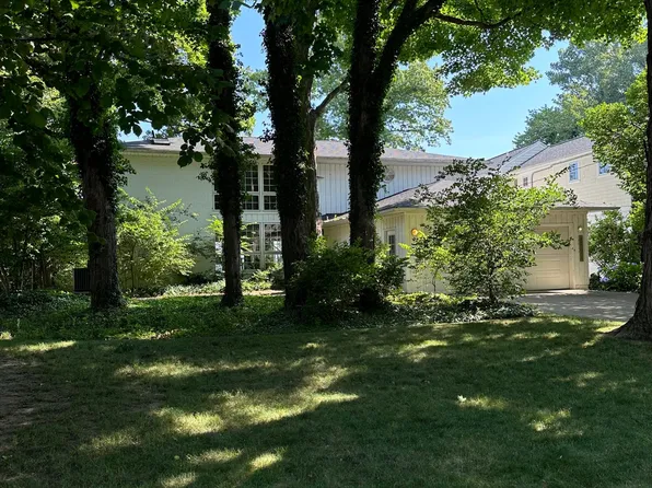 30146 Lake Rd, Bay Village, OH 44140