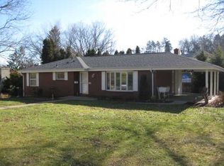 553 Dunn Dr, Pittsburgh, PA 15227