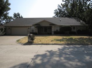3104 Pinecrest St, Bethany, OK 73008