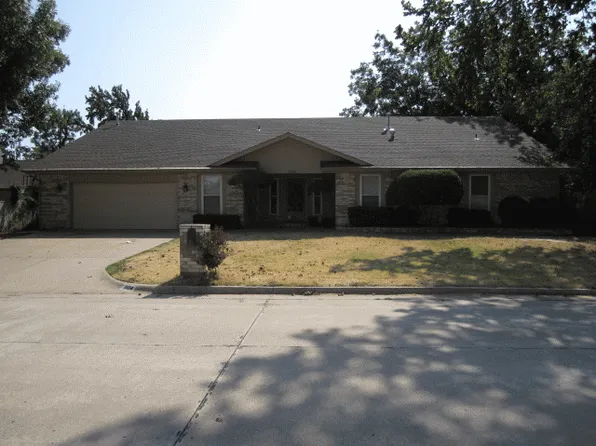 3104 Pinecrest St, Bethany, OK 73008