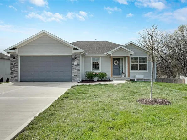 802 Logan Ave, Belton, MO 64012