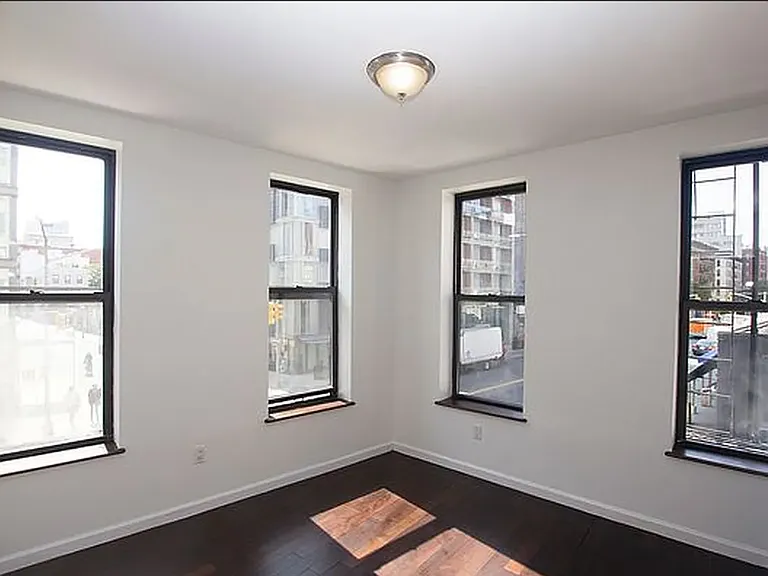 19 Kenmare St #12 — Photo 1