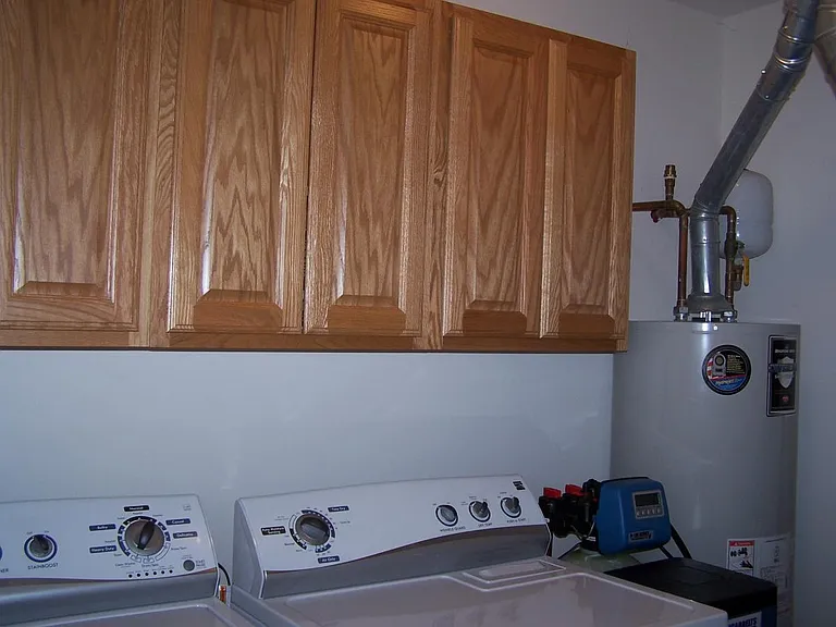 659 Arbor Cir — Photo 16