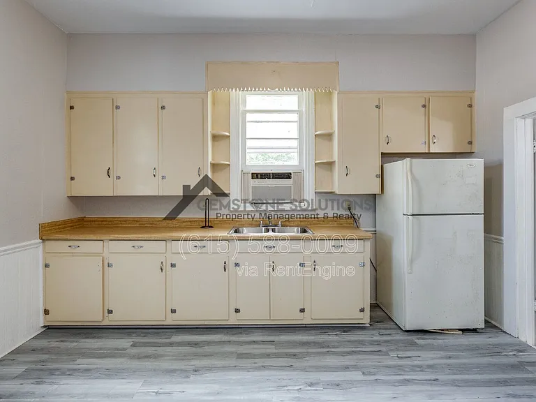 322 W 12th St #1 — Photo 14