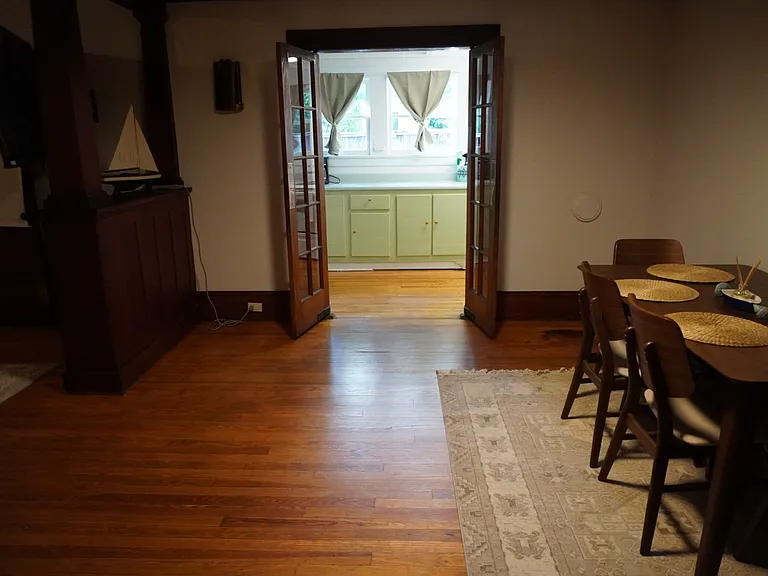 2120 Reynolds St — Photo 3