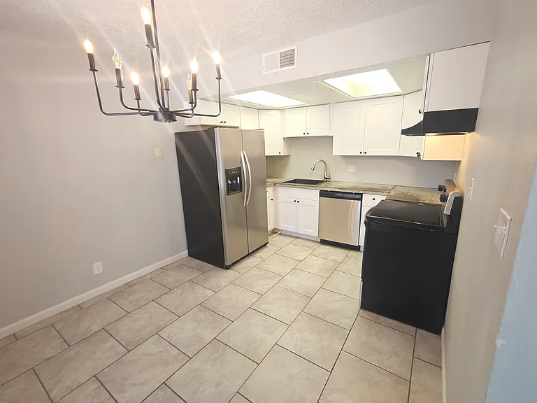 3509 Tulane Dr NE #2 — Photo 4