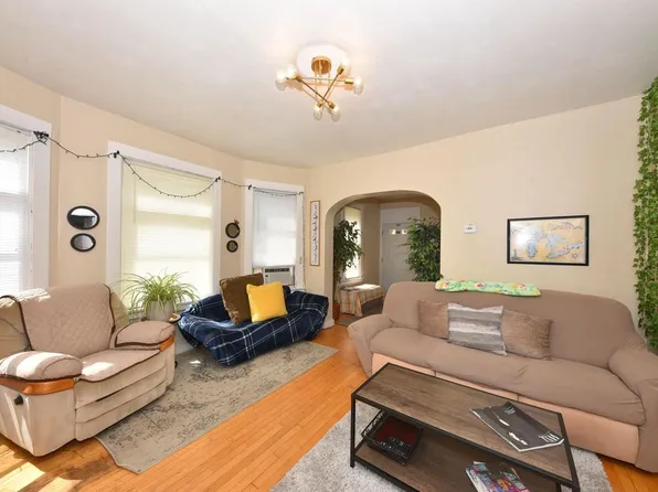 2972 N Cramer St, Milwaukee, WI 53211