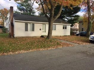 40 Caleb St, Lowell, MA 01851