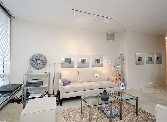 2nd image of 1300 N Astor St Unit 15C