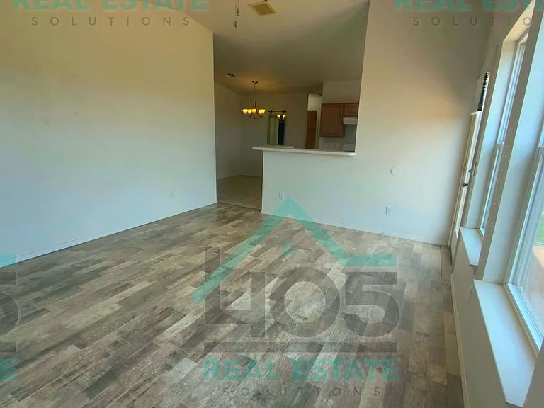 10345 Aberdeen Dr — Photo 4