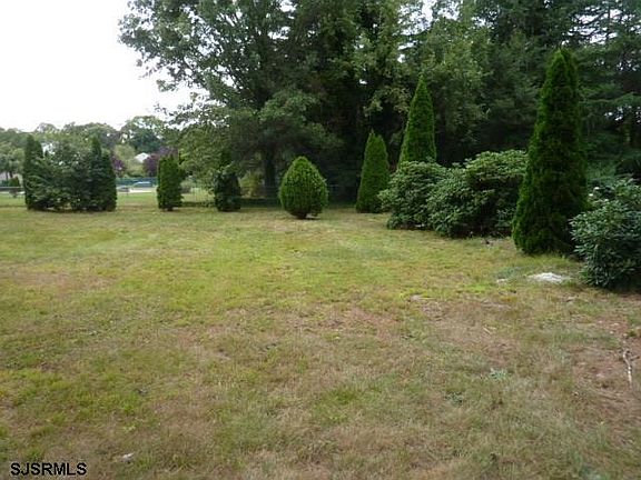 2nd image of 1288 Iris Ave