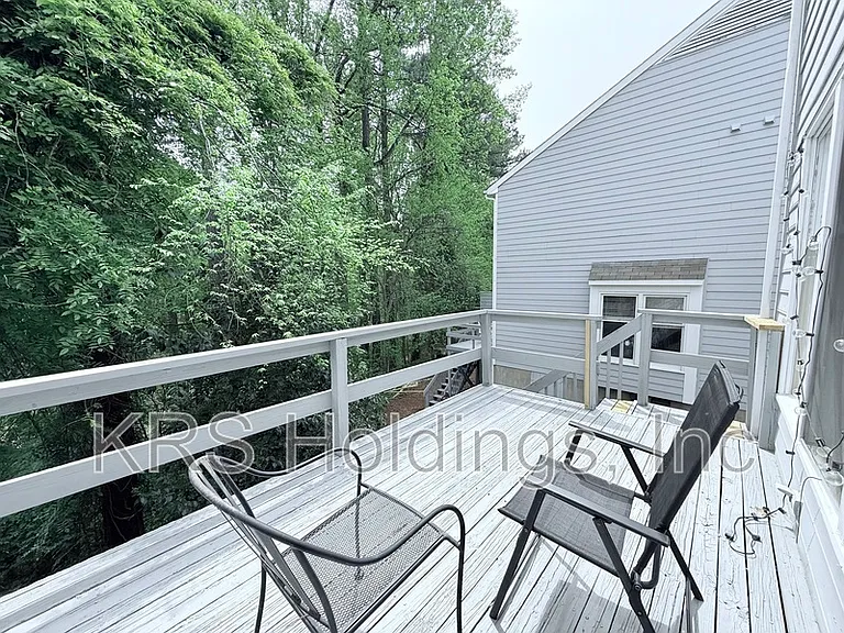 815 Edwards St #B — Photo 13