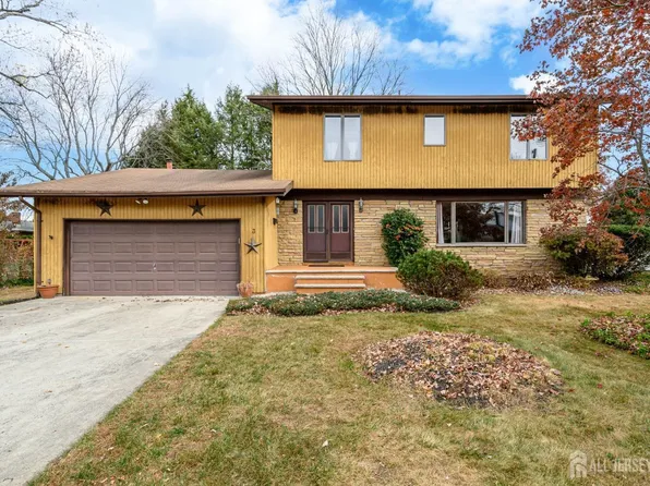 3 Fern Pl, Milltown, NJ 08850