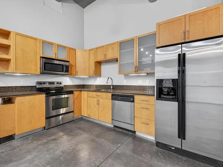 1136 Washington Ave #611 — Photo 1