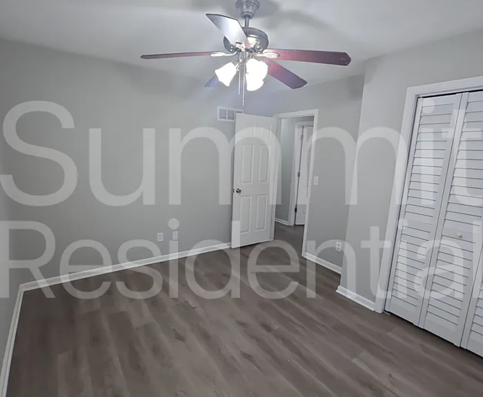 12805 Ewing Ave — Photo 10