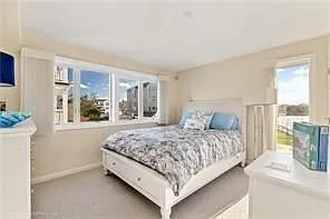 31 Coddington Wharf #8 — Photo 15